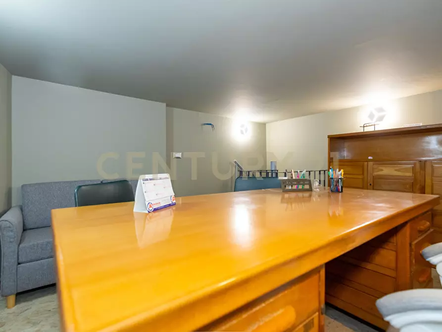 Immagine 36 di Locale commerciale in vendita  in Largo Rosolino Pilo 6 a Catania