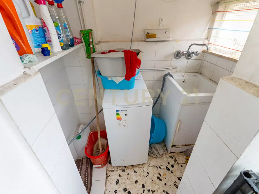 Immagine 36 di Trilocale in vendita  in Via Torino 86 a Catania