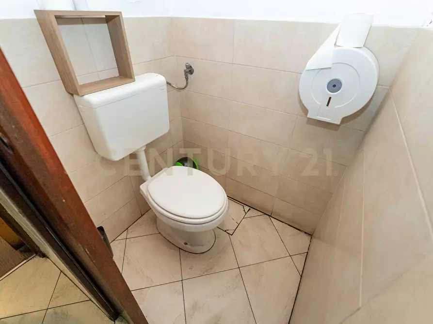 Immagine 13 di Locale commerciale in vendita  in Via Monsignor Ventimiglia snc a Catania