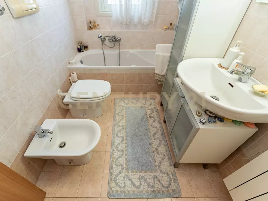 Immagine 22 di Pentalocale in vendita  in Via Acquedotto Greco 248 a Catania