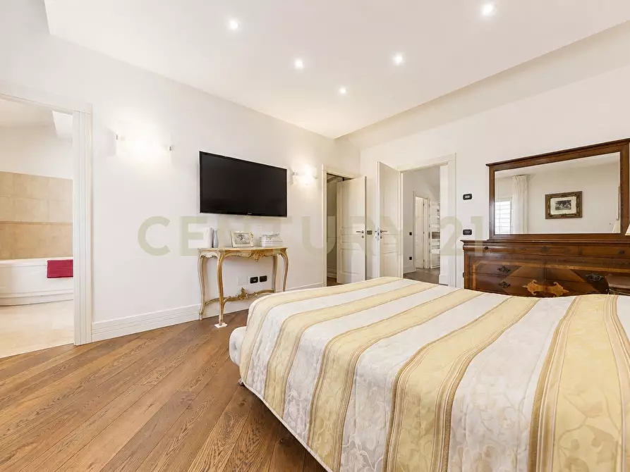 Immagine 21 di Villa in vendita  in Via Caporetto 23 a Anzio