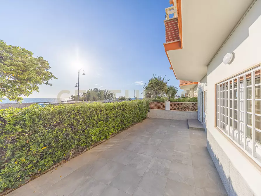 Immagine 14 di Trilocale in vendita  in Via Ardeatina 54 a Anzio