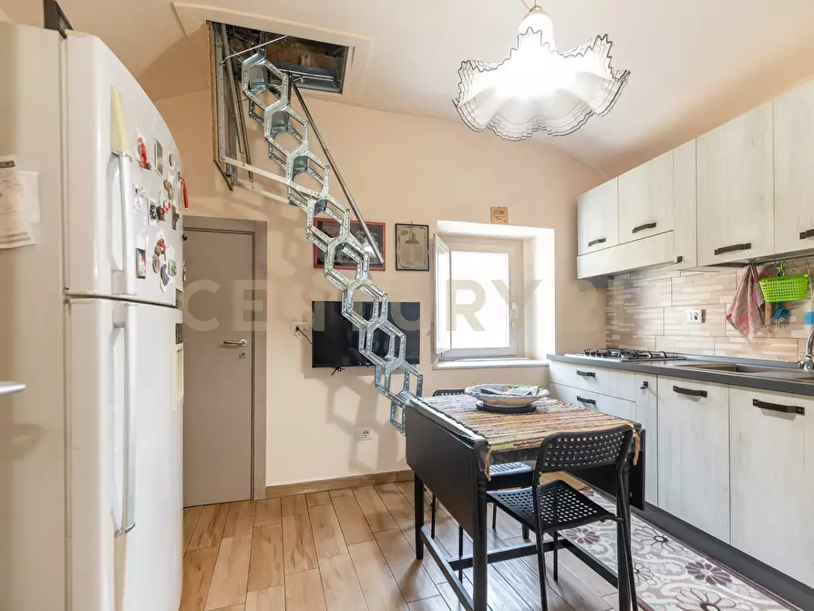 Immagine 34 di Pentalocale in vendita  in Via Recupero 38 a Catania