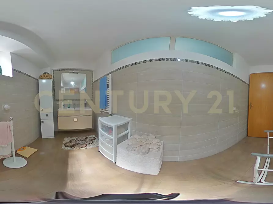 Immagine 38 di Casa indipendente in vendita  in Via Vampolieri 34m a Aci Catena