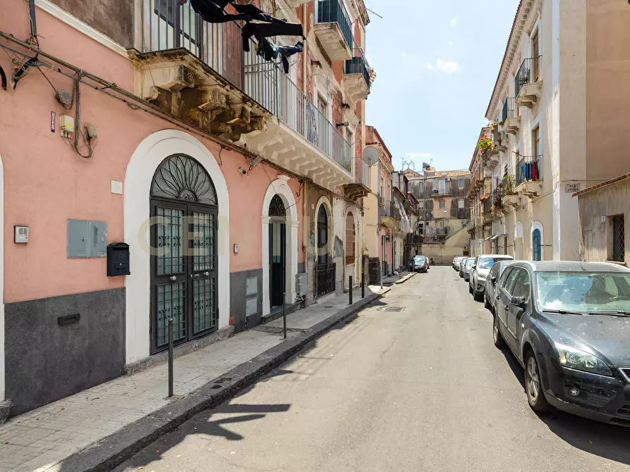 Immagine 10 di Pentalocale in vendita  in Via Recupero 38 a Catania