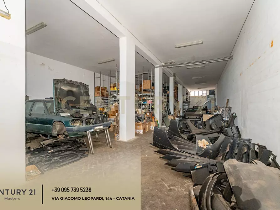 Immagine 9 di Locale commerciale in vendita  in Via Antonio Prestinenza 7 a Catania