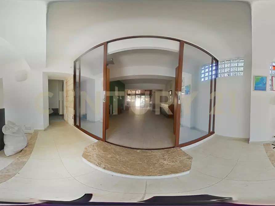 Immagine 44 di Villa in vendita  in Via Livorno 97 a Aci Castello