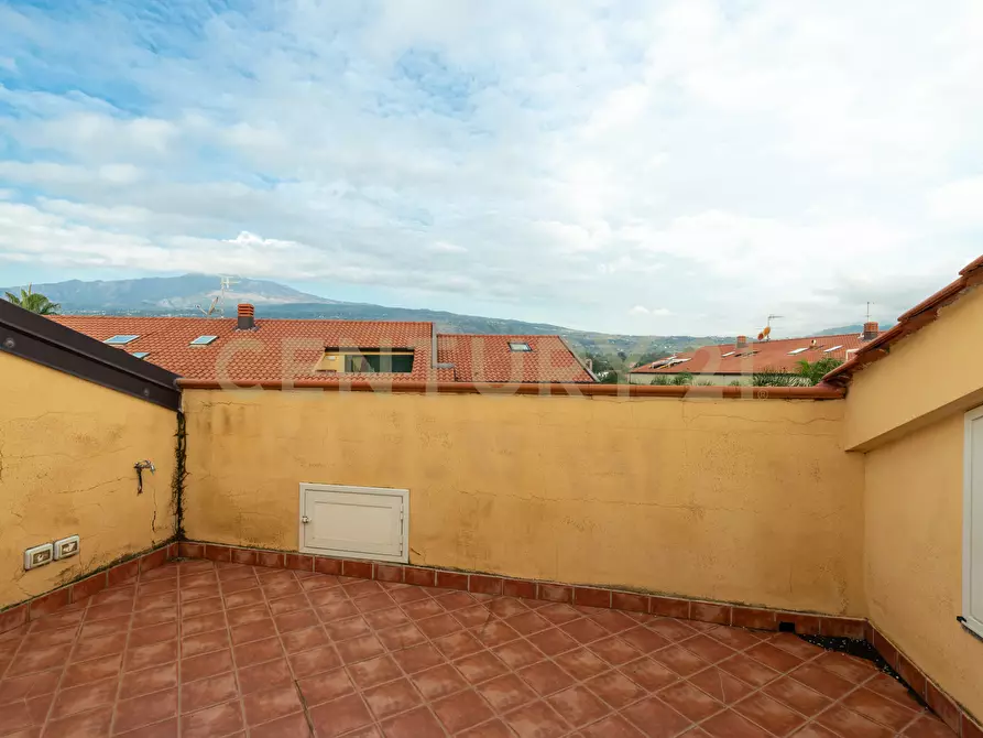 Immagine 21 di Mansarda in vendita  in Via Spiaggia 39 a Mascali