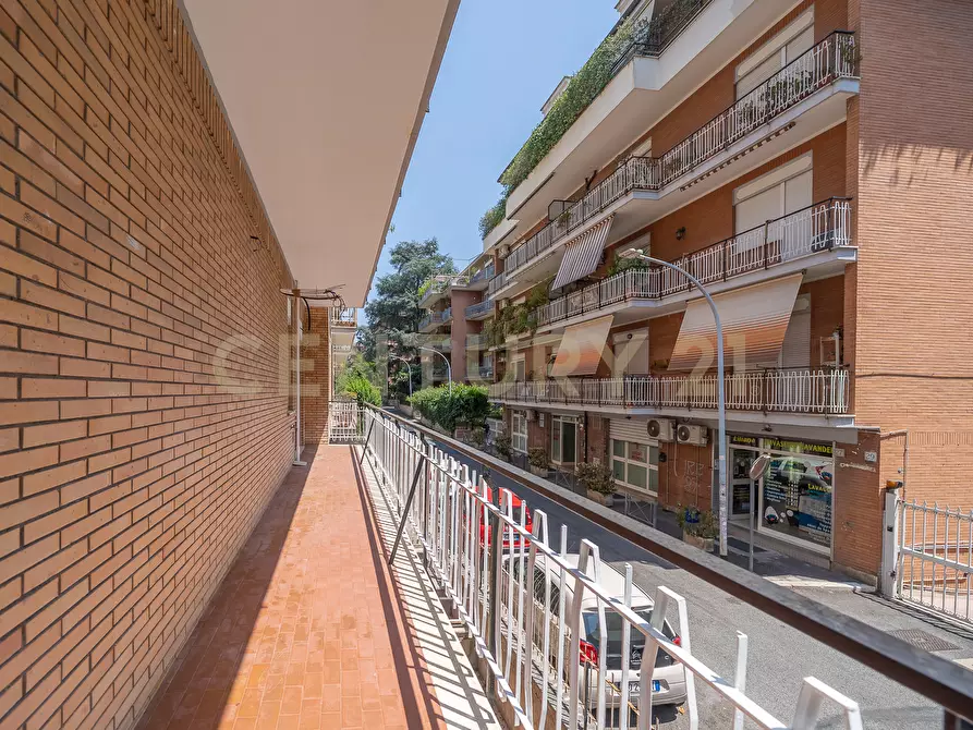 Immagine 10 di Trilocale in vendita  in Via Carlo Dossi 80 a Roma