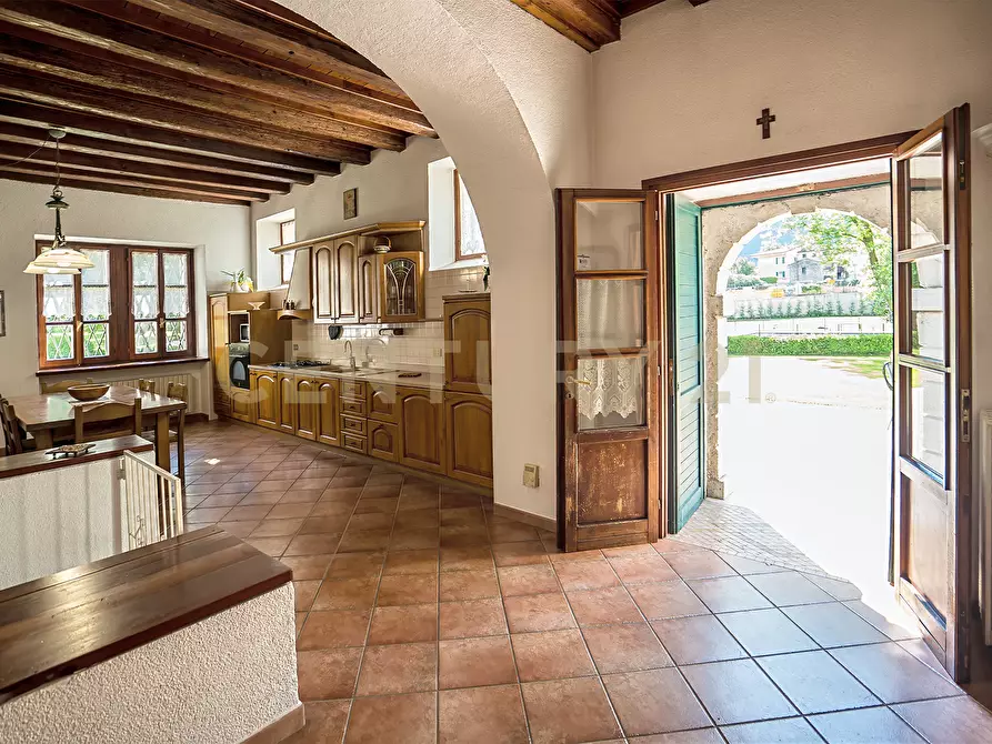 Immagine 46 di Villa in vendita  in Via Adige 25 a Brentino Belluno