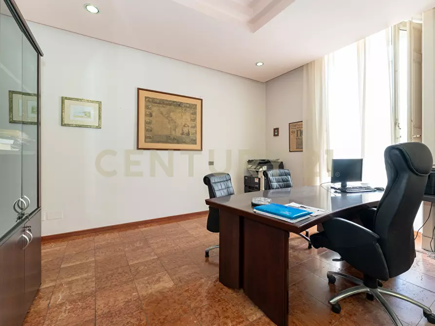 Immagine 36 di Appartamento in vendita  in Corso Italia 205-207 a Catania