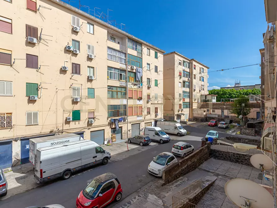 Immagine 29 di Quadrilocale in vendita  in Via dell'Adamello 17 a Catania