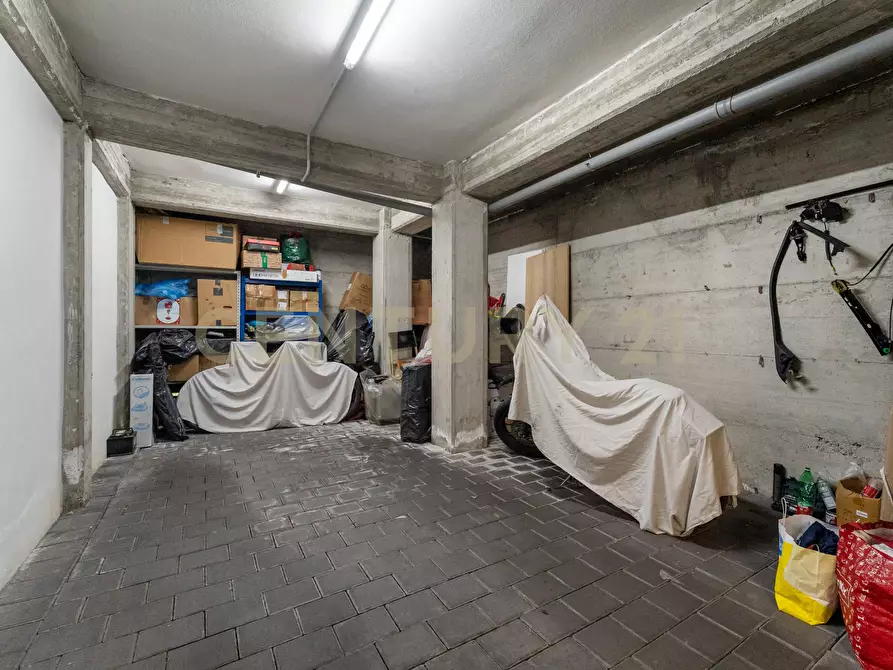 Immagine 42 di Quadrilocale in vendita  in Vicolo  Aurora 8 a Tremestieri Etneo