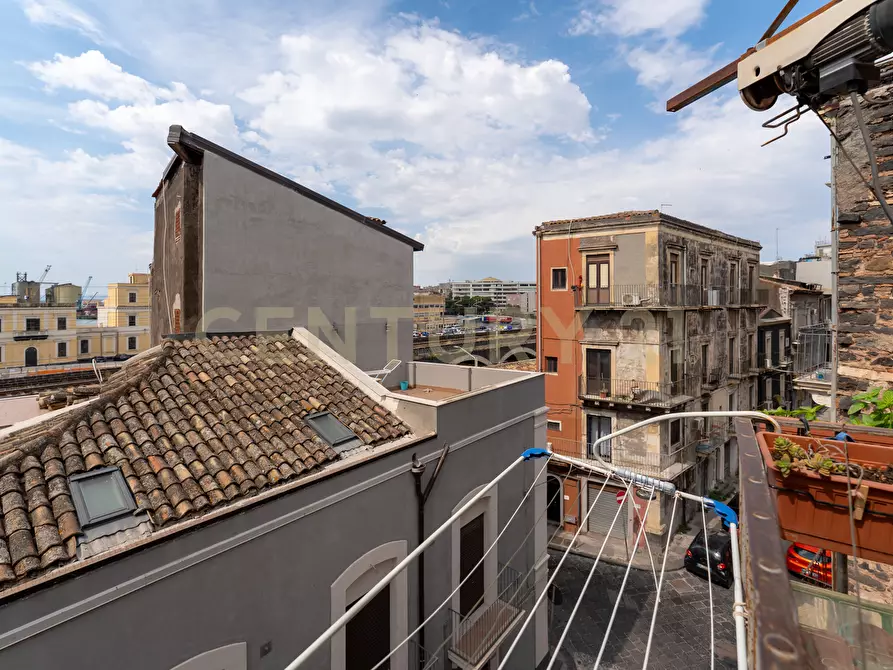 Immagine 15 di Trilocale in vendita  in Via del Vecchio Bastione 29 a Catania