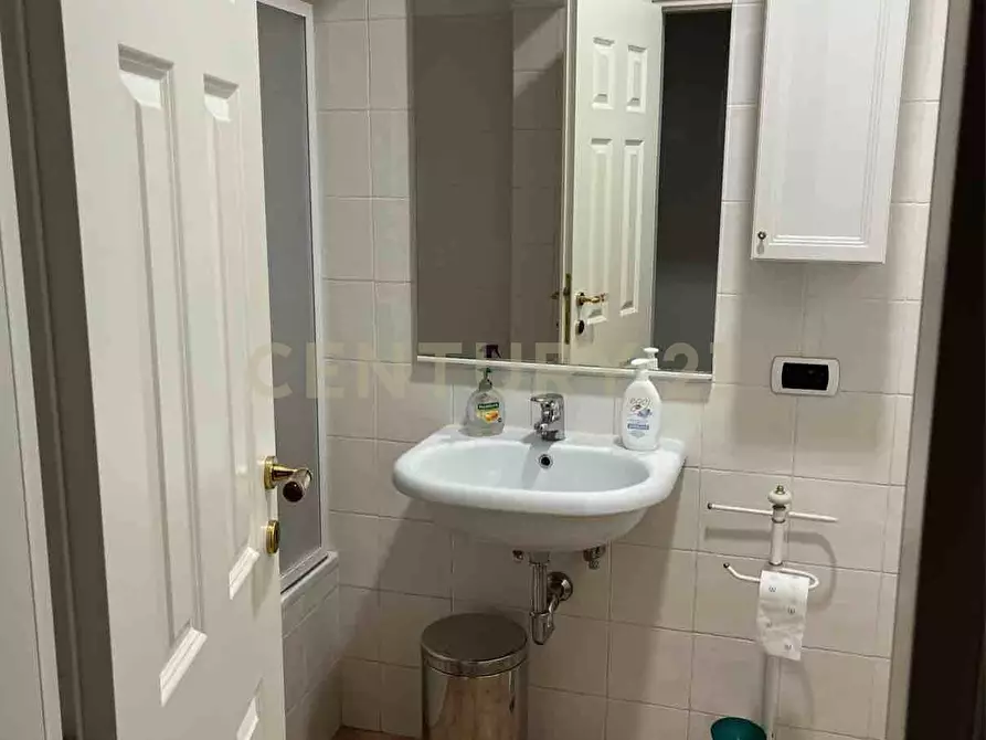 Immagine 12 di Appartamento in affitto  in Via dei Sommozzatori 7 a Roma