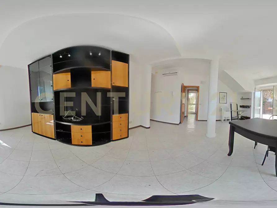 Immagine 56 di Villa in vendita  in Via Livorno 97 a Aci Castello