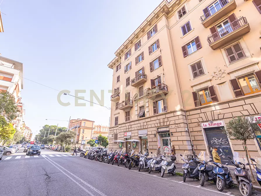 Immagine 36 di Quadrilocale in vendita  in Via Nemorense 26/28 a Roma