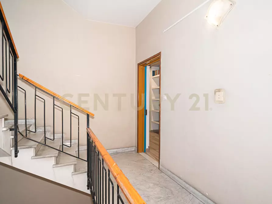 Immagine 7 di Pentalocale in vendita  in Via Rasà 3 a Catania