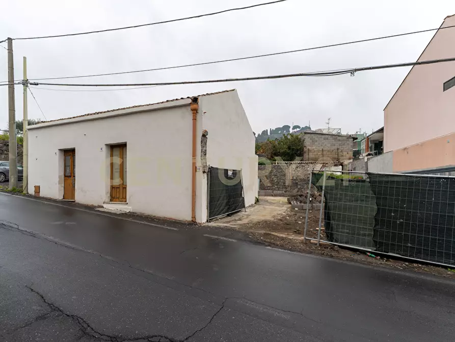 Immagine 10 di Casa indipendente in vendita  in VIA CROCIFISSO 42 a Aci Castello
