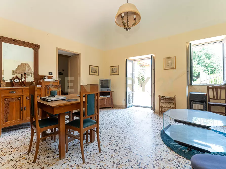 Immagine 21 di Villa in vendita  in Piazza F. M. Scuderi 7 a Viagrande