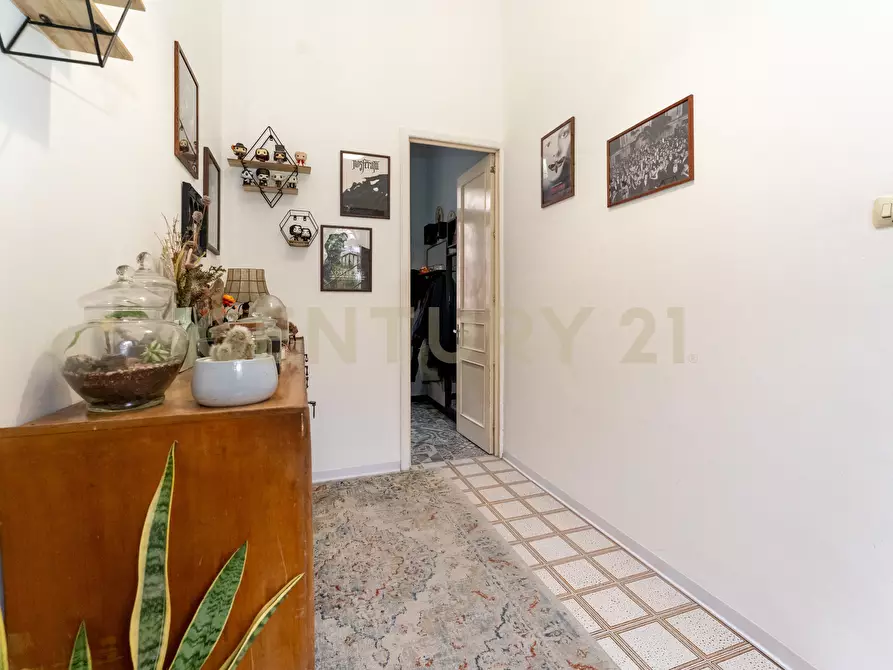 Immagine 8 di Casa indipendente in vendita  in Piazza Guglielmo Marconi 1 a Camporotondo Etneo