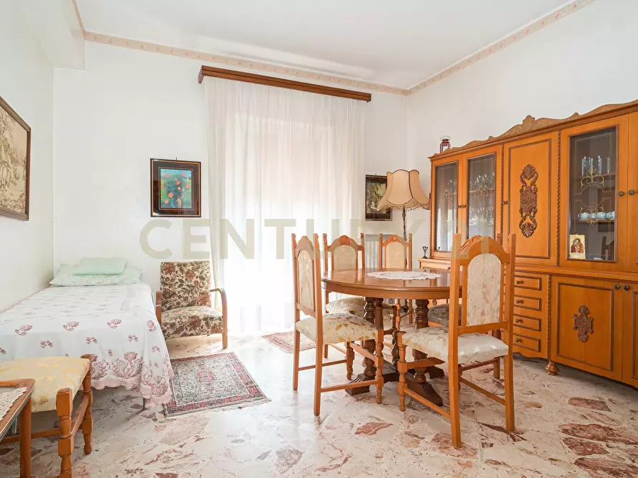 Immagine 11 di Pentalocale in vendita  in Via Catania 42 a Enna