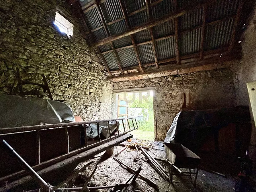 Immagine 9 di Rustico / casale in vendita  in Contrada Tezze a Velo Veronese