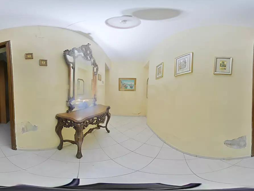 Immagine 33 di Bilocale in vendita  in Via Wrzì 128 a Catania