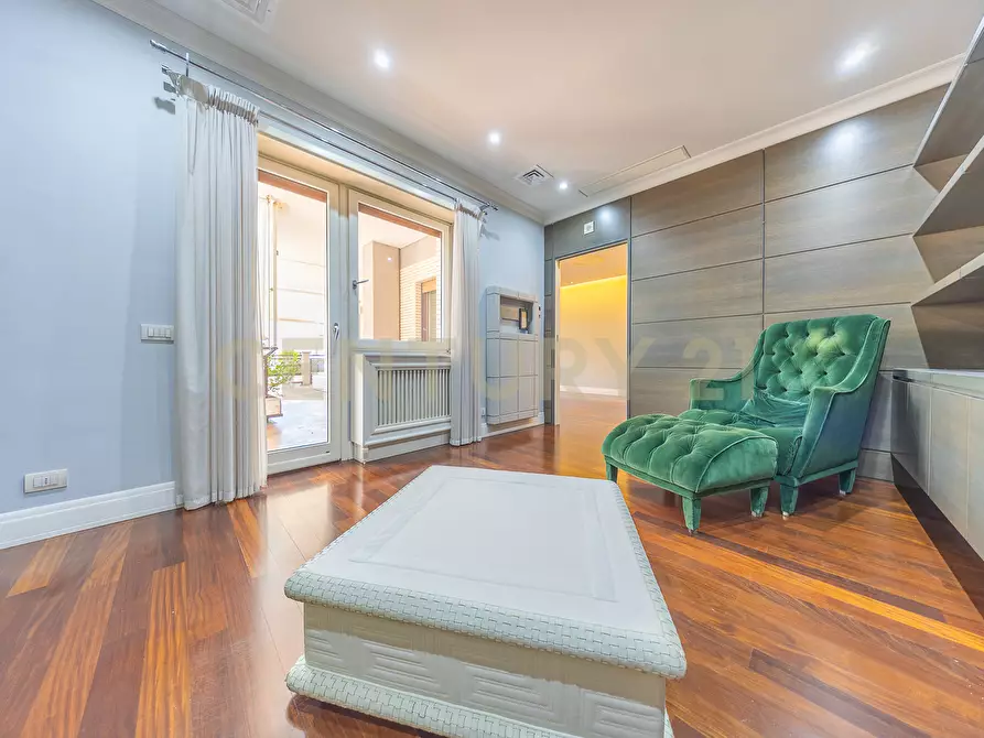 Immagine 27 di Appartamento in vendita  in Via Bevagna 68 a Roma