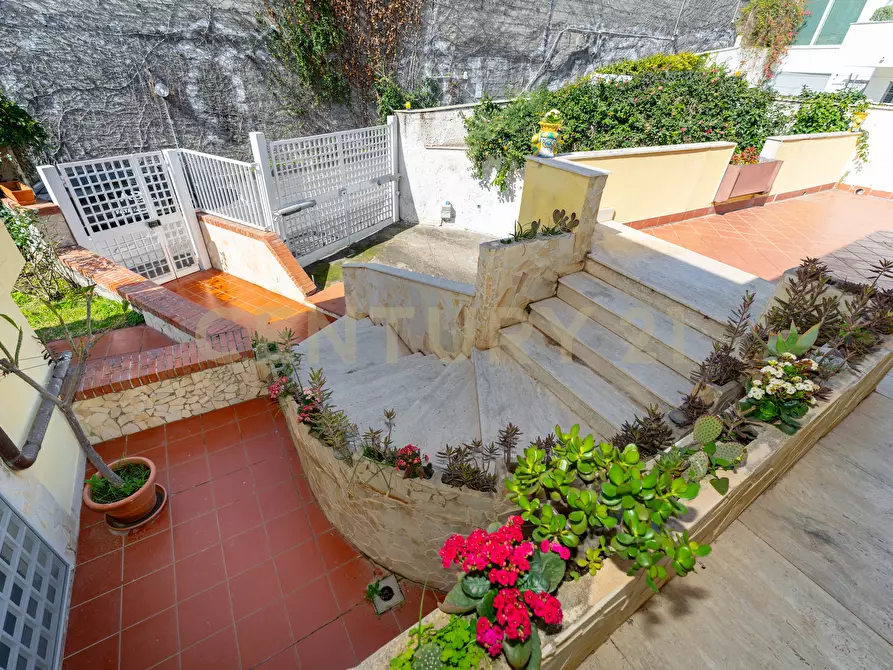 Immagine 6 di Villa in vendita  in Via Antonello da Messina 57 a Aci Castello
