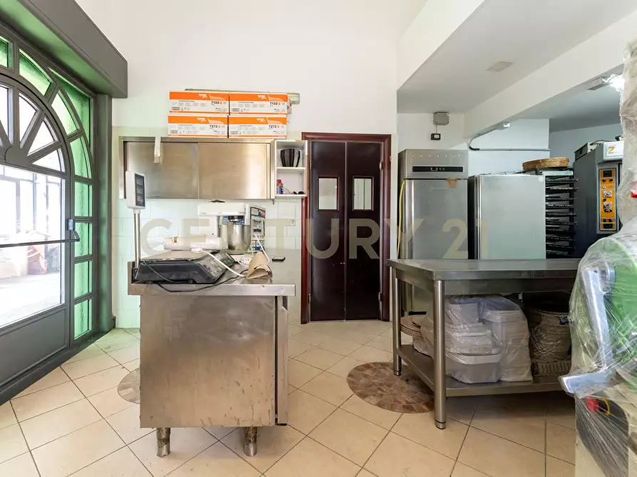 Immagine 35 di Bar / Ristorante in vendita  in Viale Papa Giovanni XXIII 46 a Camporotondo Etneo