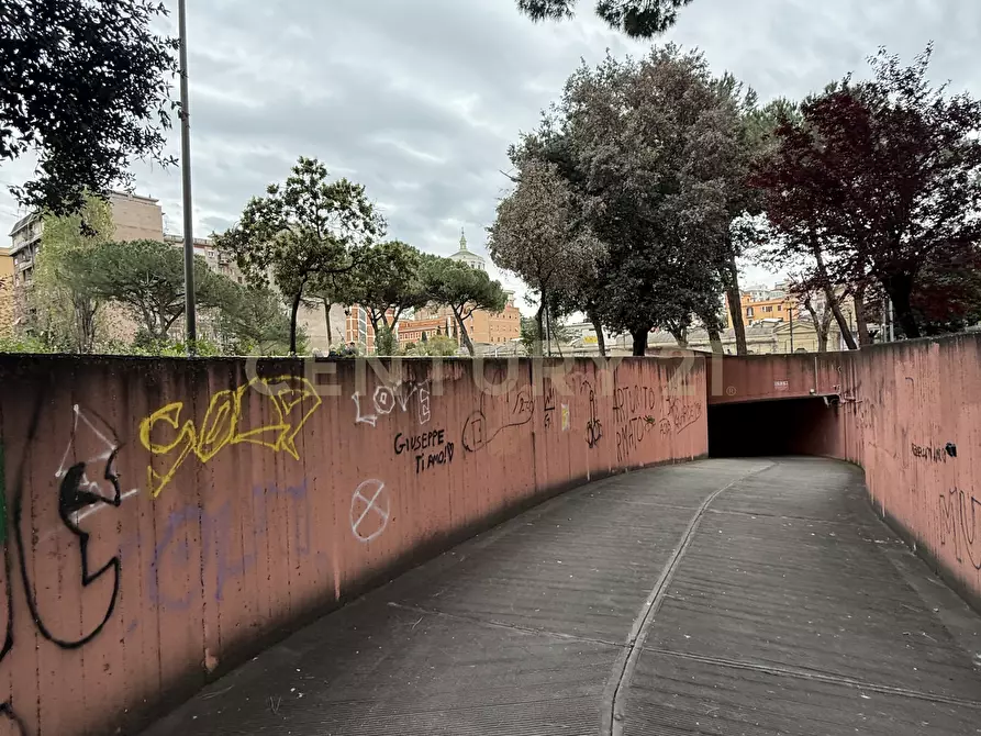 Immagine 32 di Pentalocale in vendita  a Roma