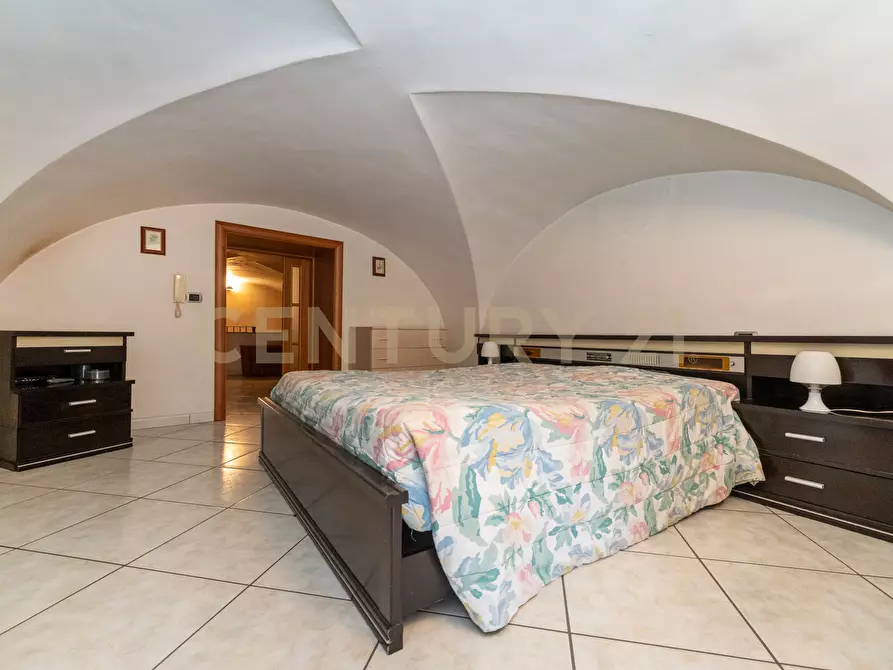 Immagine 28 di Pentalocale in vendita  in Via Giuseppe Verdi 165 a Catania
