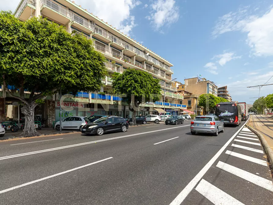 Immagine 1 di Pentalocale in vendita  in Viale della Libertà 55 a Messina