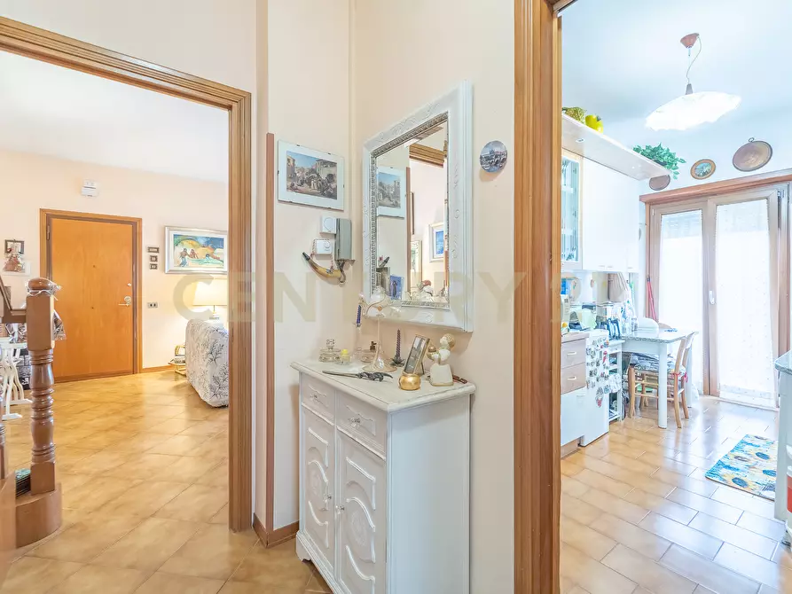 Immagine 28 di Attico in vendita  in Via di Torre Morena 100 a Roma