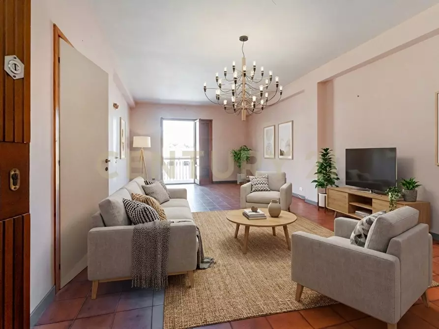 Immagine 1 di Trilocale in vendita  in Via Nazionale a Aci Castello