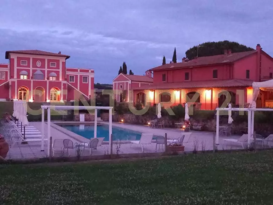 Immagine 2 di Azienda agricola in vendita  in Strada della Sgrilla 16/a a Capalbio