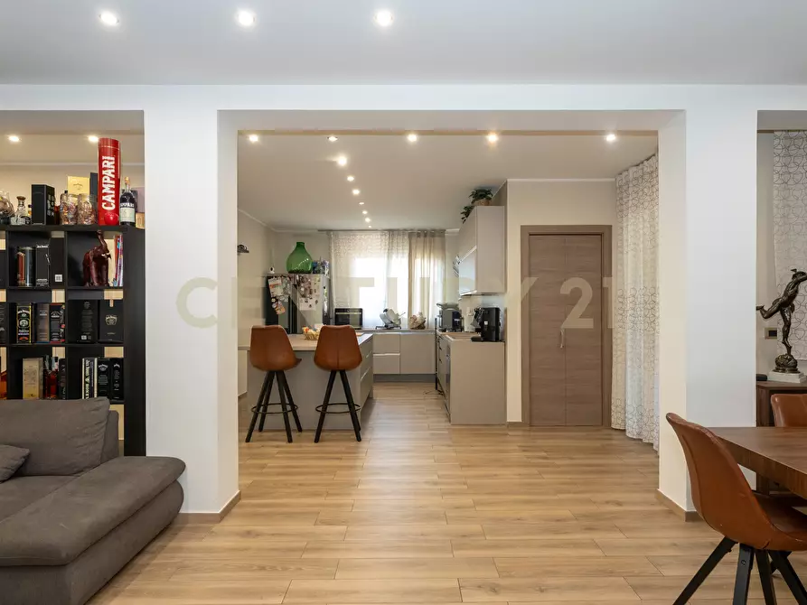 Immagine 20 di Pentalocale in vendita  in Via Lo Jacono Francesco 53 a Sant'agata Li Battiati