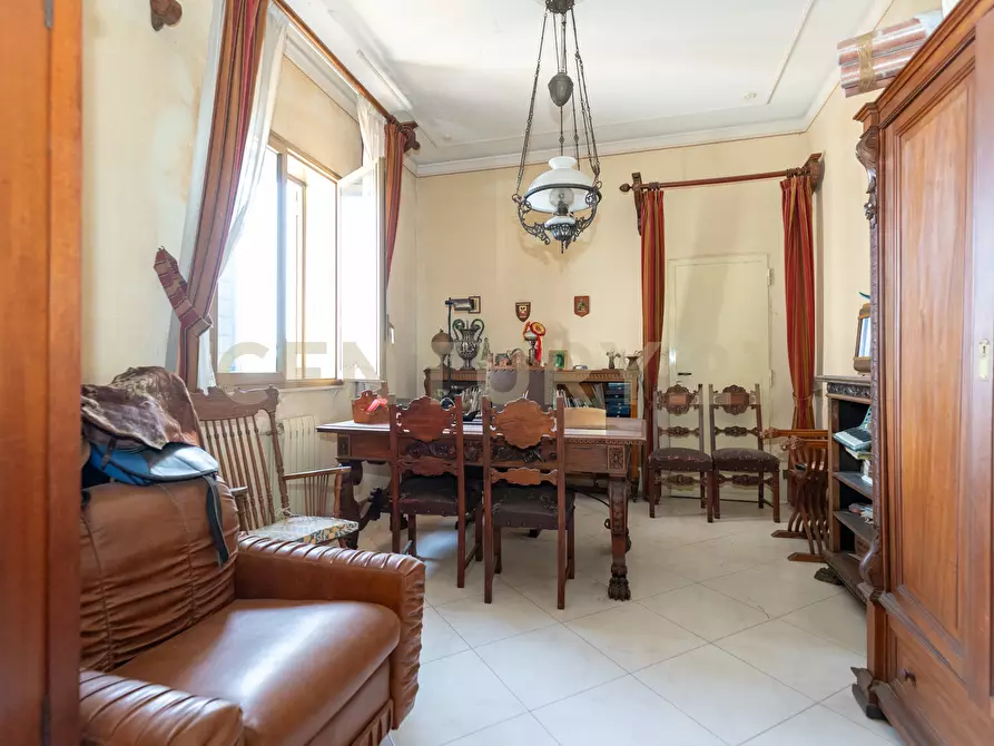 Immagine 26 di Pentalocale in vendita  in Via Vittorio Emanuele 181 a Viagrande