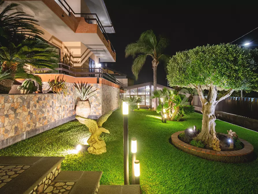 Immagine 74 di Villa in vendita  in Via Salemi 19 a Mascalucia