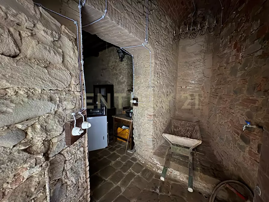 Immagine 2 di Magazzino in vendita  in Vicolo dei Frantoi a Scansano