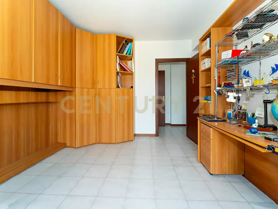 Immagine 28 di Quadrilocale in vendita  in Viale Librino 1 a Catania