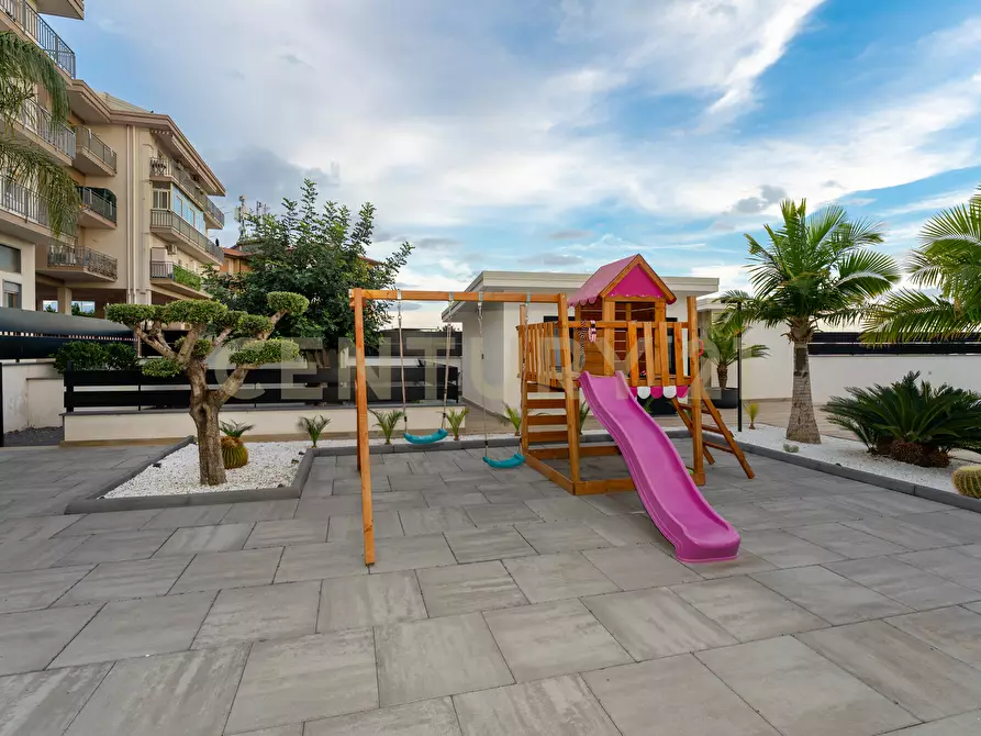 Immagine 19 di Villa in vendita  in Via Sant' Andrea 8 a Catania