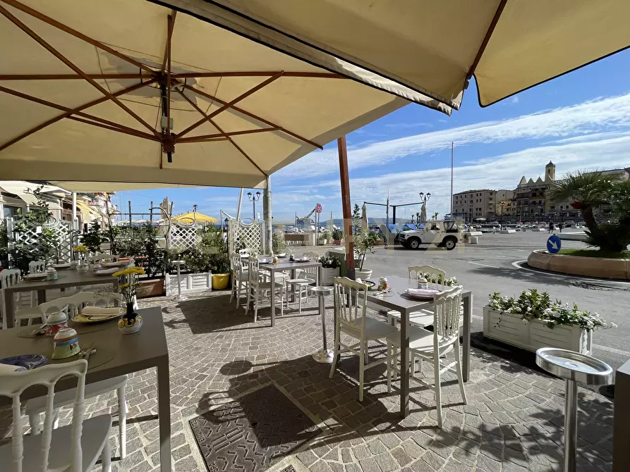 Immagine 7 di Locale commerciale in vendita  in Via del Molo 1 a Monte Argentario