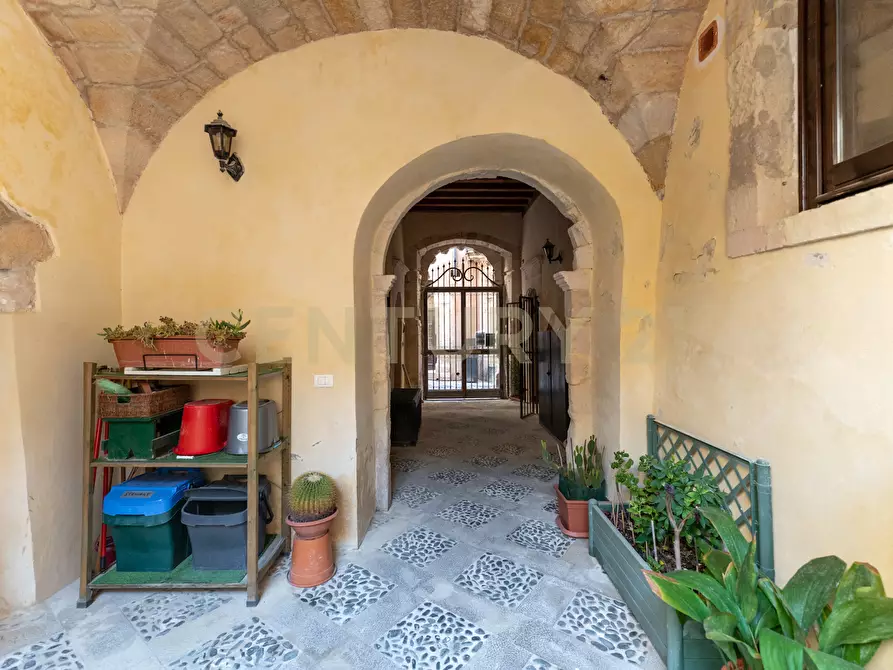Immagine 23 di Bilocale in vendita  in via alagona 68 a Siracusa