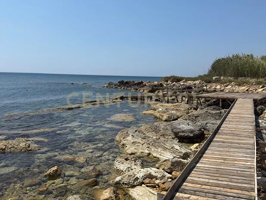 Immagine 43 di Villa in vendita  in Via Blanco 4 a Siracusa