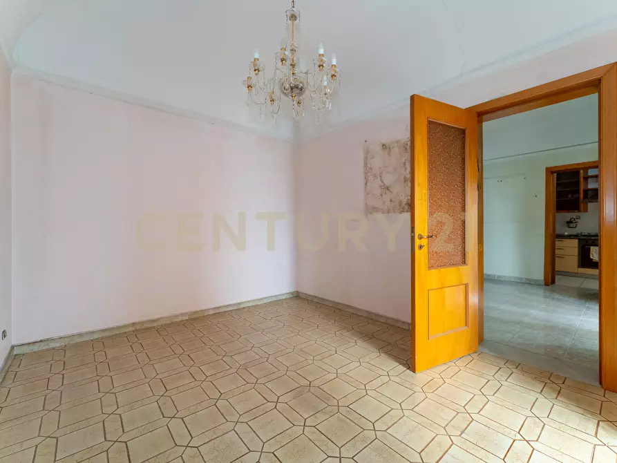 Immagine 40 di Pentalocale in vendita  in Via Giuseppe Garibaldi 179 a Catania