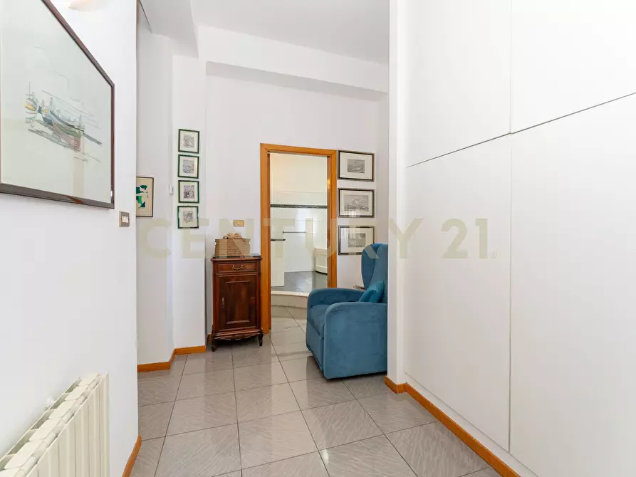 Immagine 24 di Pentalocale in vendita  in Via Salvatore Vigo 106 a Acireale