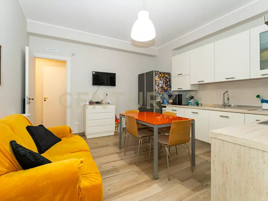 Immagine 17 di Quadrilocale in vendita  in Via Ludovico Ariosto 27 a Acireale