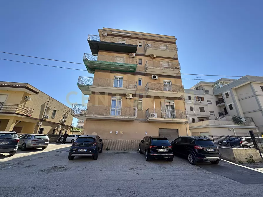 Immagine 1 di Garage in vendita  in Via Carlentini 4 a Siracusa